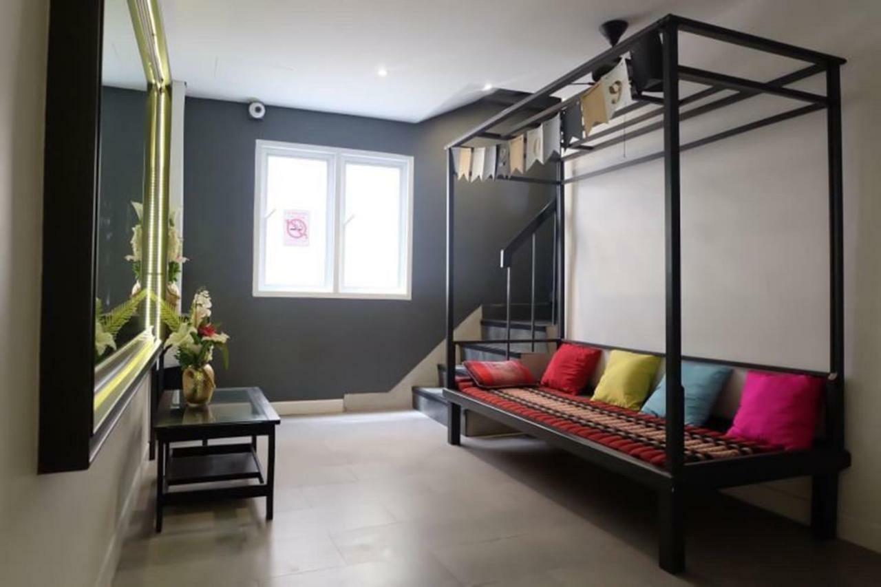 Four Sisters Homestay Bangkok Dış mekan fotoğraf